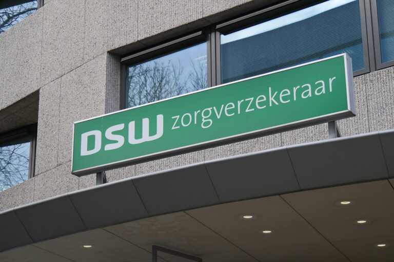 DSW verhoogt zorgpremie basisverzekering met 9,50 euro per maand