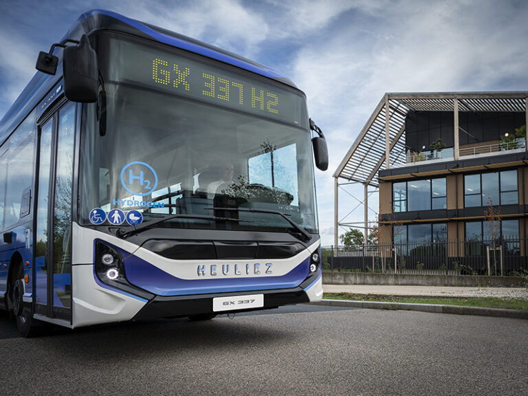 Nieuwe Franse contracten voor waterstof- en batterij-elektrische bussen voor IVECO BUS