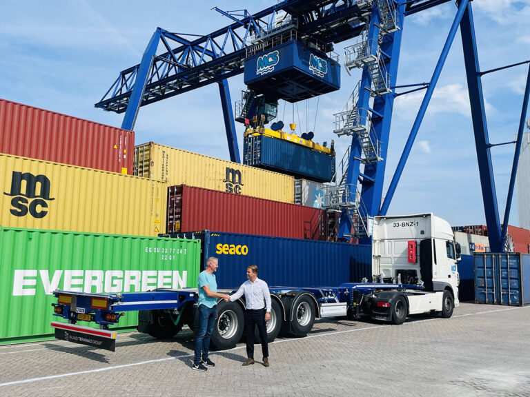 Vlastuin levert twintig nieuwe D-TEC Flexitrailers aan MCS