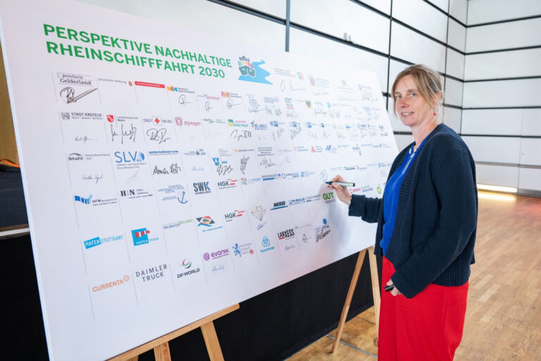 North Sea Port timmert mee aan duurzame Rijnvaart