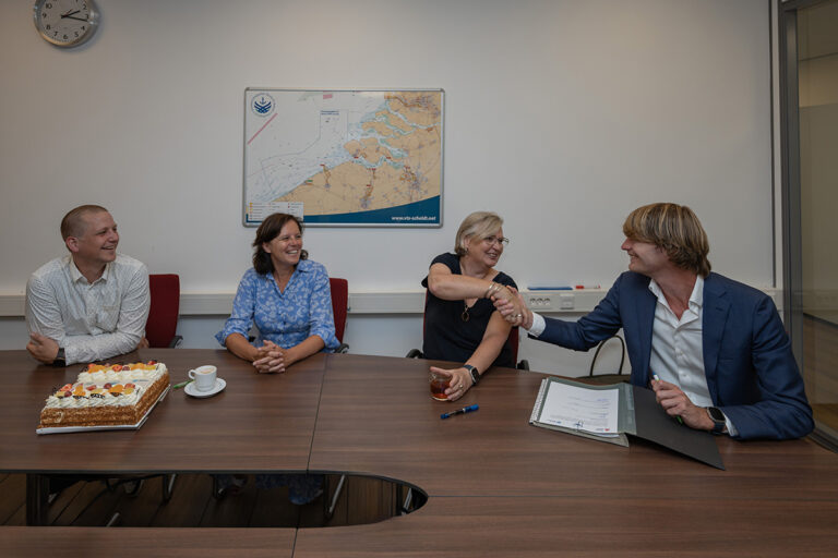 Havenbedrijf Antwerpen-Brugge, Havenbedrijf Rotterdam en het Gemeenschappelijk Nautisch Beheer bezegelen samenwerking met nieuwe overeenkomst