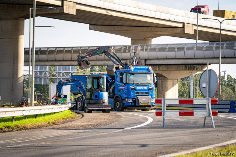 A38 bij Ridderkerk voorlopig dicht door kans op verzakking [+foto]