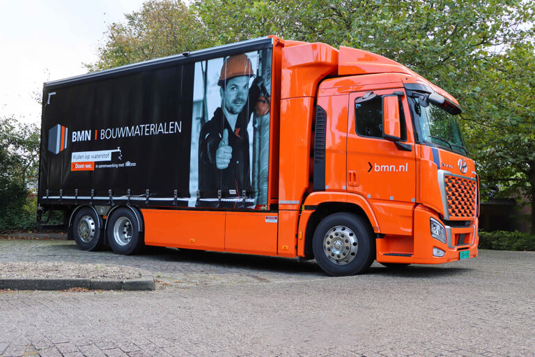 BMN ontvangt eerste Hyundai waterstoftruck voor bouwlogistiek