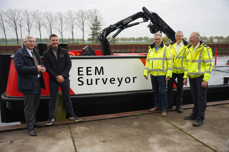 Provincie Utrecht neemt nieuw werkschip in gebruik in Baarn [+foto’s]