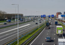 Verkeer A15 bij Rotterdam