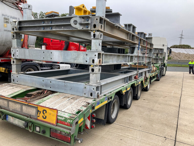 Verlopen vergunning, te lang en te breed: rijverbod en winstafroming van circa 2.000 euro [+foto]