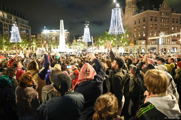 Toch demonstranten op Dam ondanks verbod voor die locatie [+foto’s]