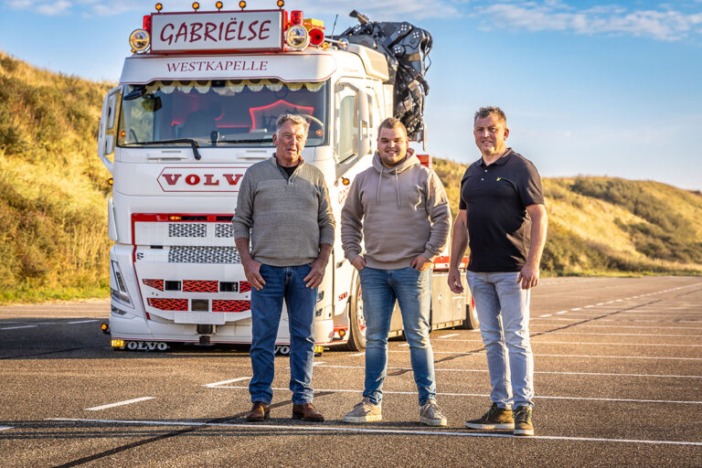 Hijsspecialist Gabriëlse Transport tilt wagenpark naar hoger niveau met special edition Volvo FH