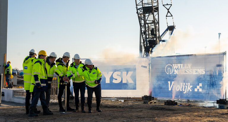 JYSK viert start constructie van nieuw distributiecentrum in Lelystad