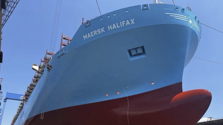 Maersk voltooit eerste grote containerschipconversie naar dual-fuel methanolmotor