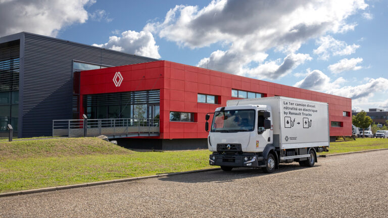 Renault Trucks registreert de allereerste elektrische retrofit vrachtwagen in Frankrijk