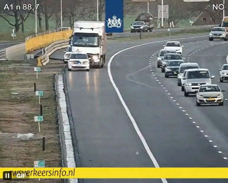 Chauffeurs rijden achteruit over de snelwegen A1 en A15 [+video’s]