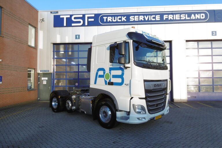 Twee trekkers en trailers gestolen van AB Texel