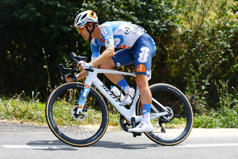 Chris Hamilton loopt gebroken sleutelbeen op bij een crash tijdens Team Camp