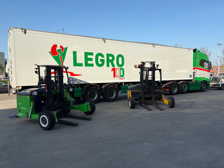 Nieuwe Moffett E4 voor Koninklijke Legro Transport