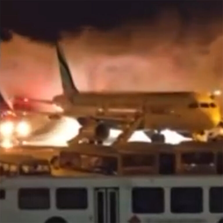 Gewonden bij vliegtuigbrand op Zuid-Koreaanse luchthaven [+video]