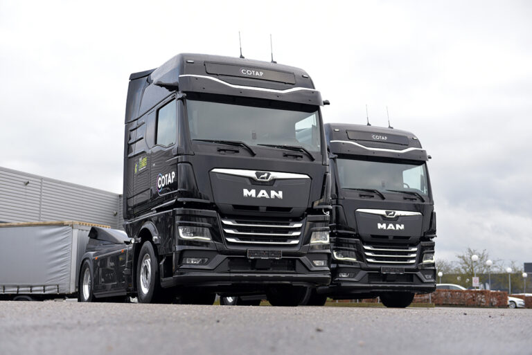 Primeur voor Cotap met twee MAN eTGX trekkers