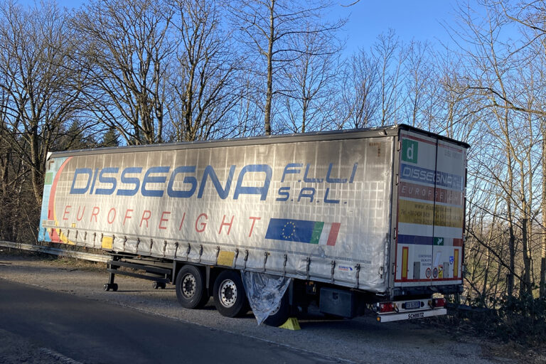 Duitse politie treft gestolen oplegger aan bij Wald-Michelbach