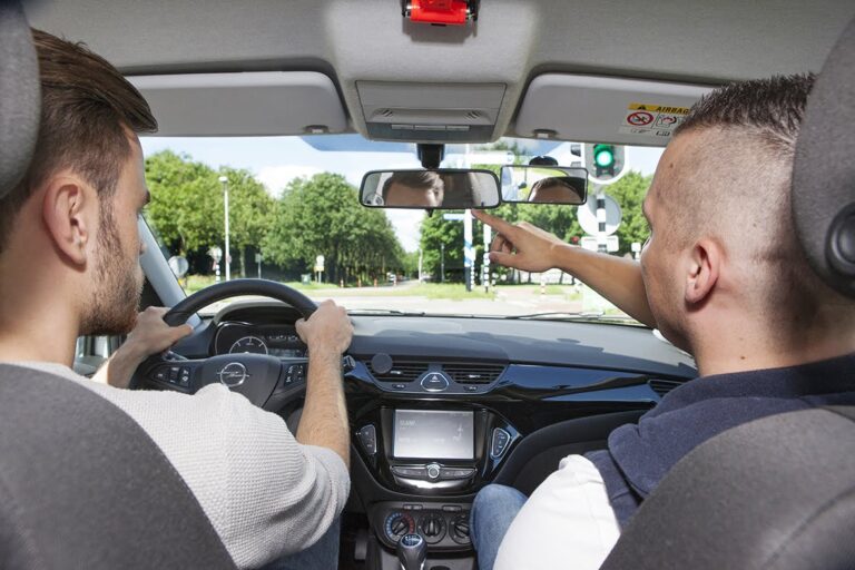 BOVAG en ANWB: Erkenningsregeling rijscholen moet einde maken aan extreme wachttijden CBR