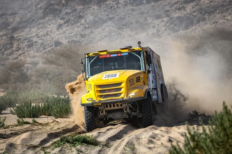 De eerste dag van de 48 uurs-etappe is uitstekend begonnen voor Team de Rooy FPT