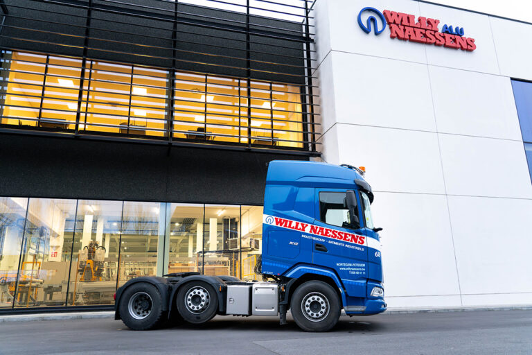DAF Trucks levert laatste voertuigen van grote bestelling aan Willy Naessens Group