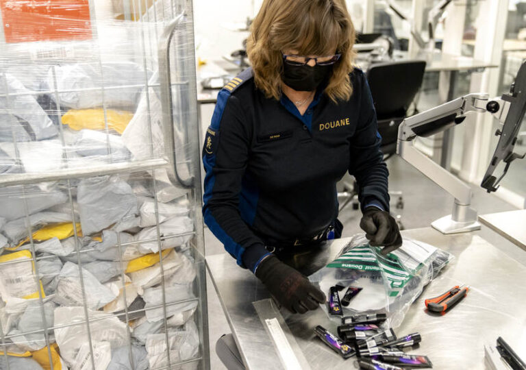 Explosieve groei e-commerce buiten EU brengt risico’s: Douane en toezichthouders slaan alarm