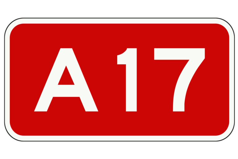 Vrachtwagen verliest aluminiumplaten op A17, auto’s beschadigd