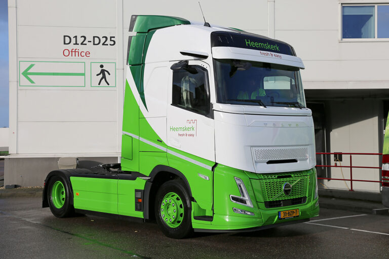 Nieuwe Volvo FH Aero-trekkers markeren nieuw tijdperk voor Heemskerk fresh & easy