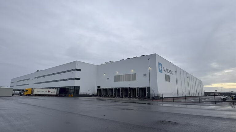 Maersk rondt bouw af van nieuw koelhuis in Rotterdam en verwelkomt eerste klant