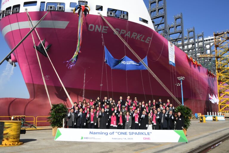 Ocean Network Express doopt eerste eigen nieuwbouwcontainerschip “ONE Sparkle”