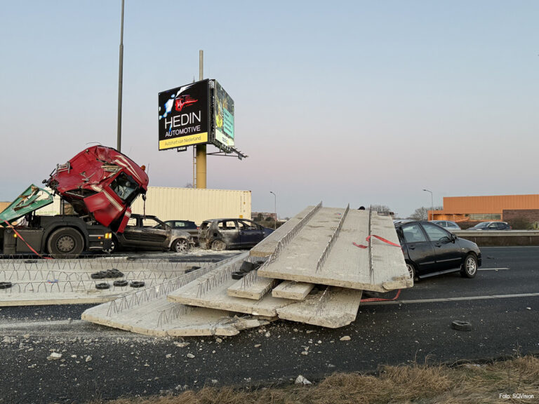 A2 richting Utrecht dicht bij Zaltbommel na ongeluk [+foto’s]
