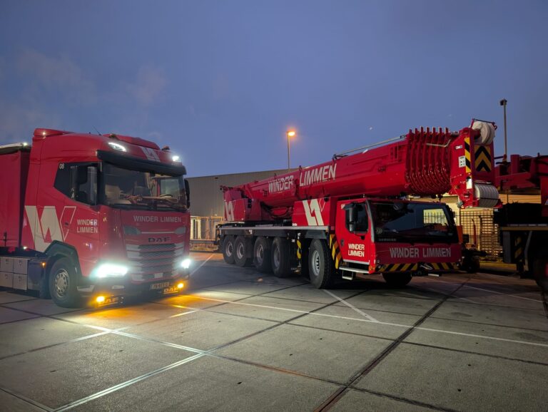 Nieuwe Liebherr LTM 1230-5.1 kraan voor Winder Limmen