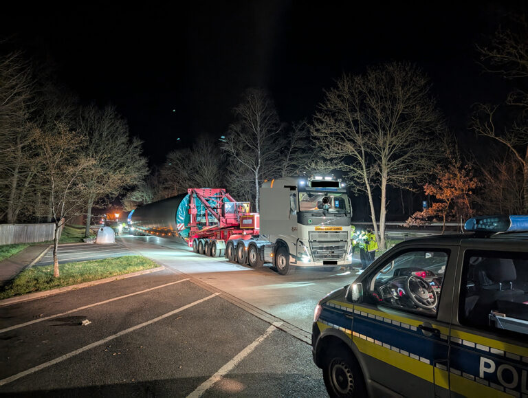 Duitse politiecontrole op zwaartransport legt talrijke overtredingen bloot: 11 van de 15 transporten niet in orde