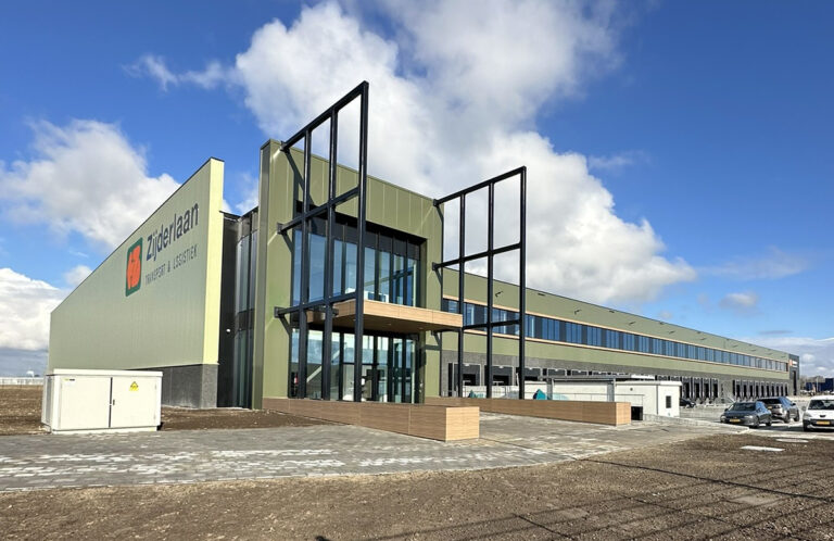 Zijderlaan neemt nieuw distributiecentrum in Dinteloord in gebruik