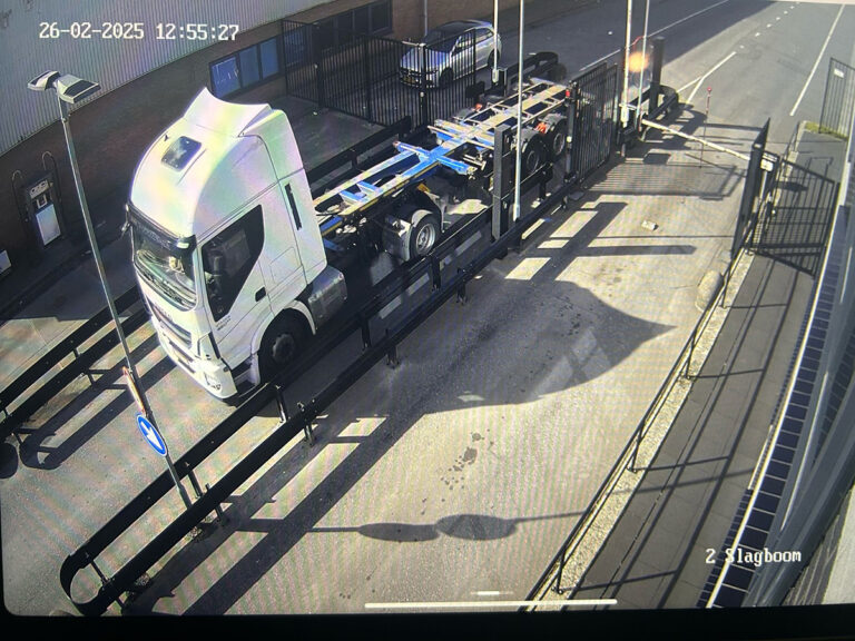 Dankzij oplettende Transport Online-lezers gestolen chassis met container teruggevonden [+foto’s]