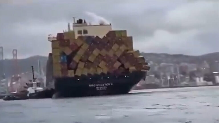 Containerschip MSC Houston V verliest containers tijdens storm op Atlantische Oceaan [+foto’s&video]