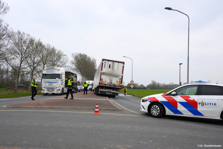 Vrachtwagen verliest oplegger op N362