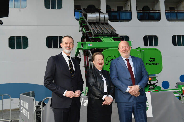 Walstroominstallatie Cruise Port Rotterdam in gebruik genomen
