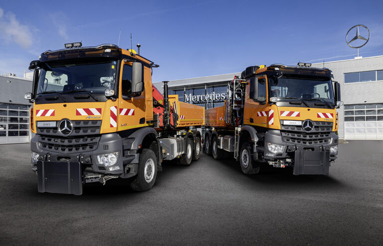 Mercedes-Benz Trucks levert eerste 51 van 109 Arocs-trucks aan Autobahn GmbH