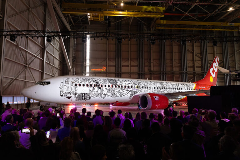 Eerste ‘getatoeëerde’ vliegtuig ter wereld onthuld