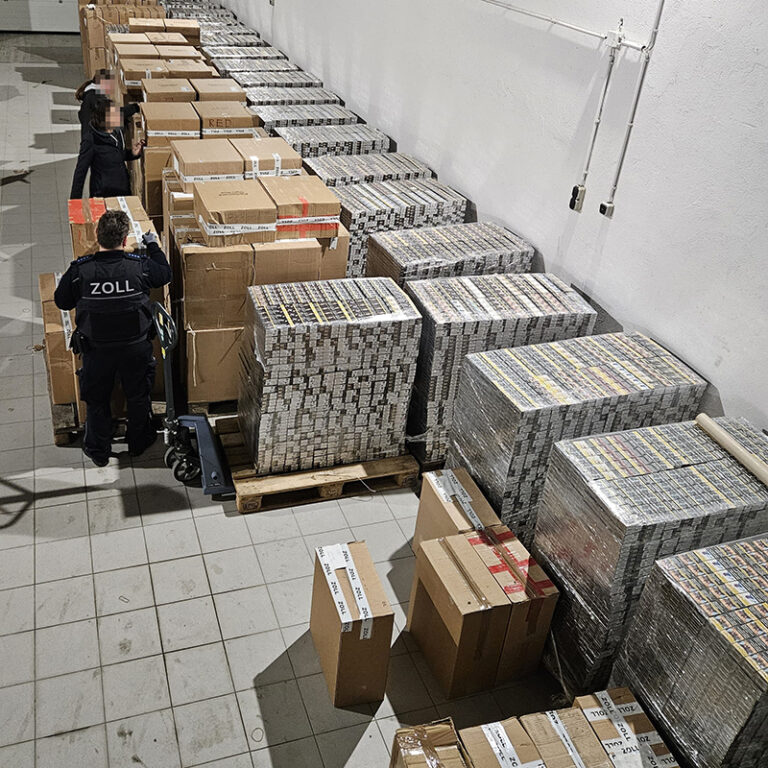 Ruim 4,6 miljoen gesmokkelde sigaretten ontdekt bij Duitse grenscontrole, ruim 935.000 euro aan misgelopen accijns