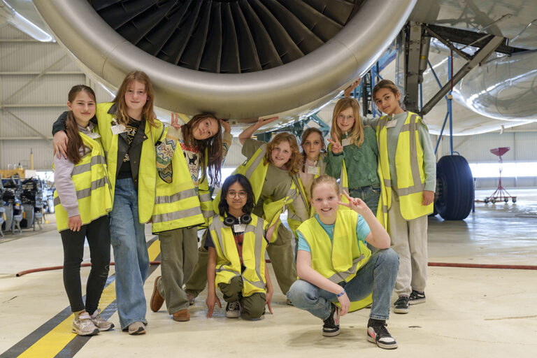 KLM opende haar deuren voor jonge meiden tijdens Girls’ Day