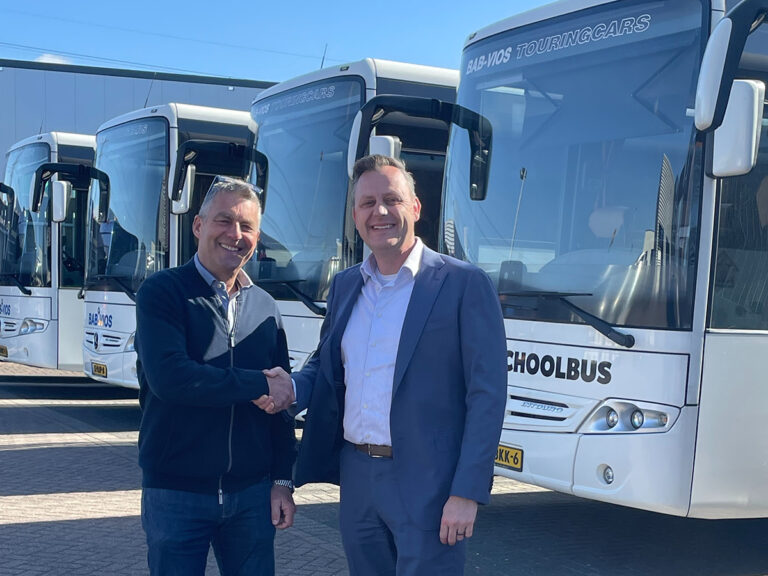 Munckhof neemt BAB-VIOS Touringcars en Hofstad Tours over