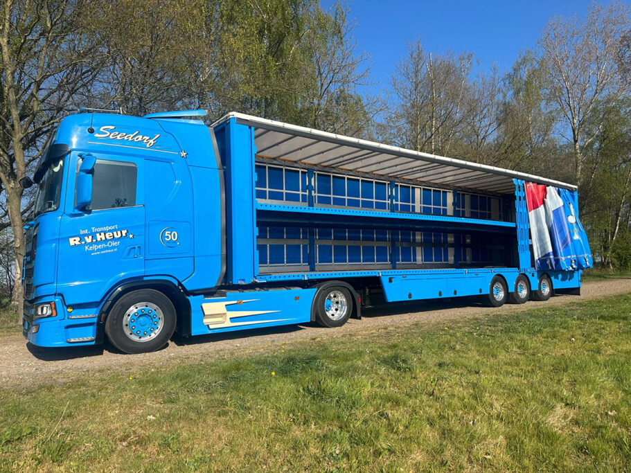 r-van-heur-transport-investeert-in-innovatieve-dubbeldek-trailer-met