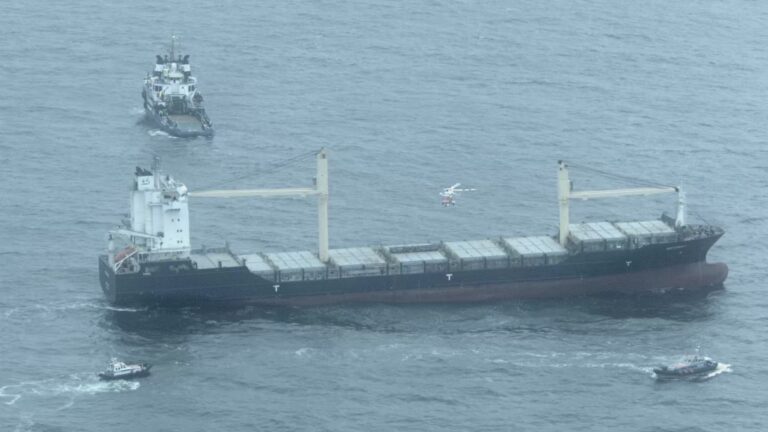 Brand op vrachtschip ‘Victoria L’ op Noordzee is uit