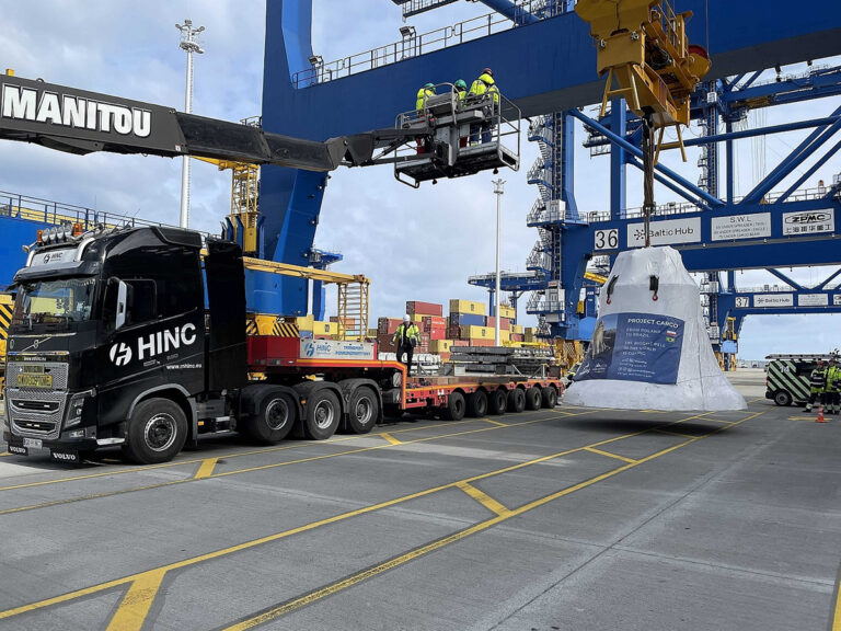 Grootste luidklok ter wereld getransporteerd van Polen naar Brazilië