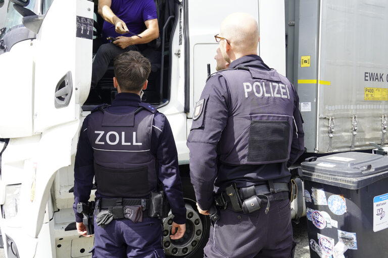 Meer dan 40 procent van vrachtwagens in overtreding bij grootschalige Roadpol-controle op Duitse A1