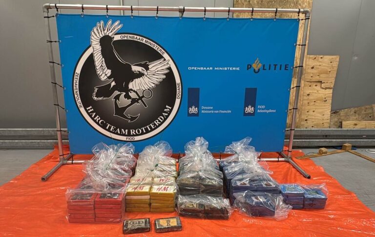 Ruim 200 kilo cocaïne onderschept in lading cassave in Rotterdamse haven [+foto’s]
