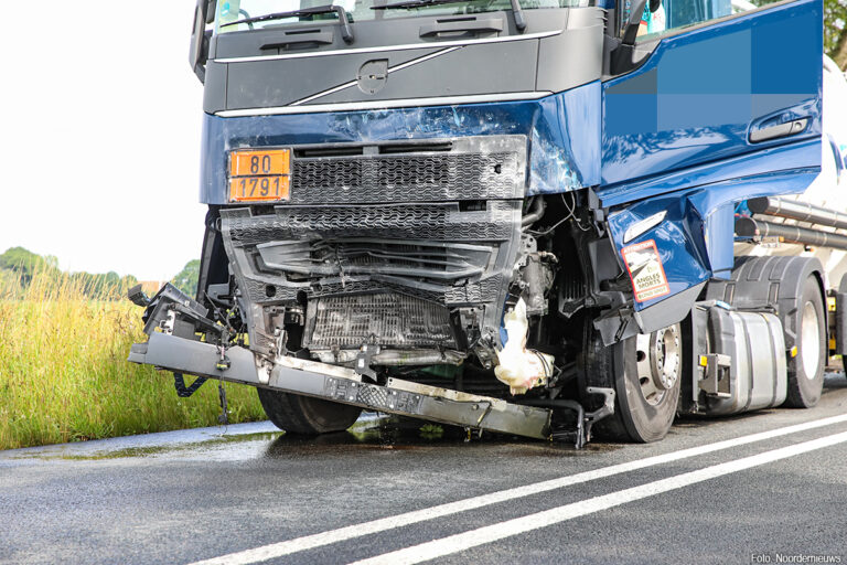 Dode na aanrijding auto en vrachtwagen op N362