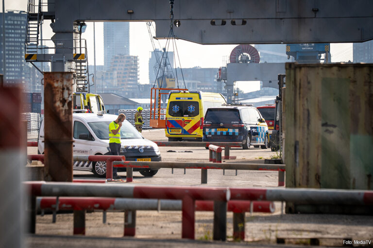 Twee doden en twee gewonden door bedrijfsongeval in Rotterdamse haven